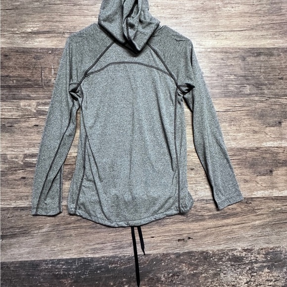 Under Armour Gray Long Sleeve Relaxed Hoodie - Picture 2 of 6